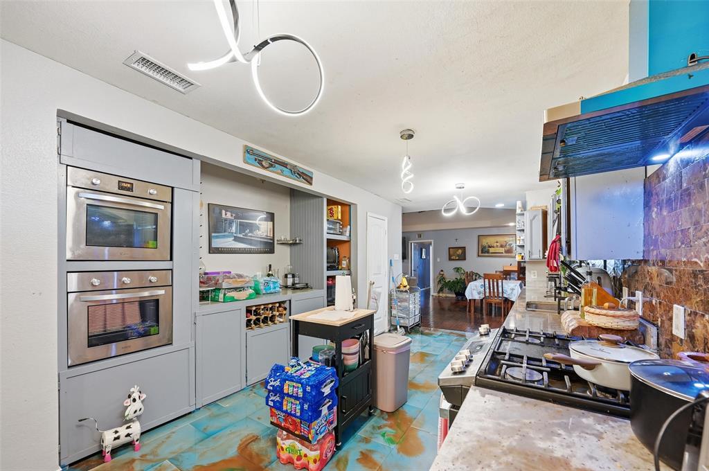 2010 Gross Road Dallas, TX 75228 - Photo 15 of 39