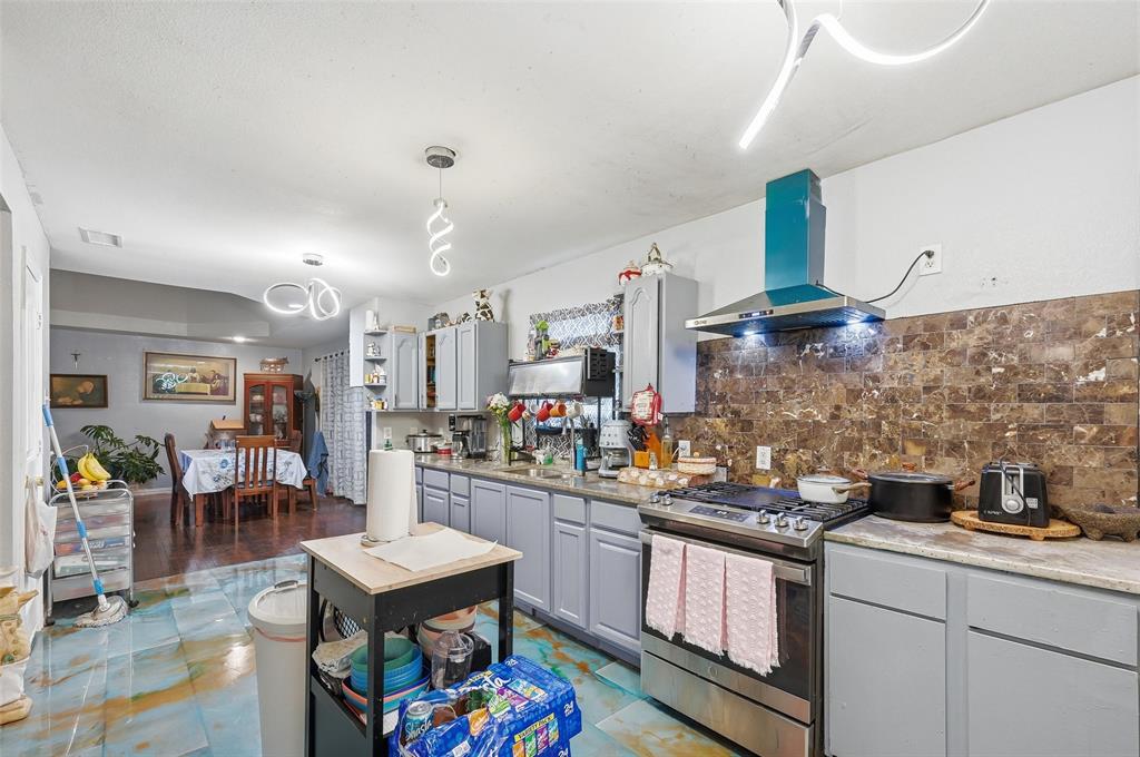 2010 Gross Road Dallas, TX 75228 - Photo 16 of 39