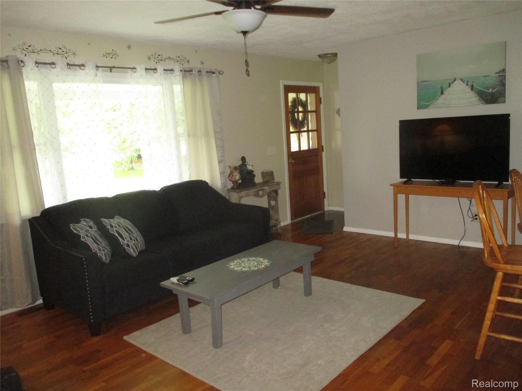 5395 Duffield Road Flushing, MI 48433 - Photo 2 of 19 IMG_4922.JPG