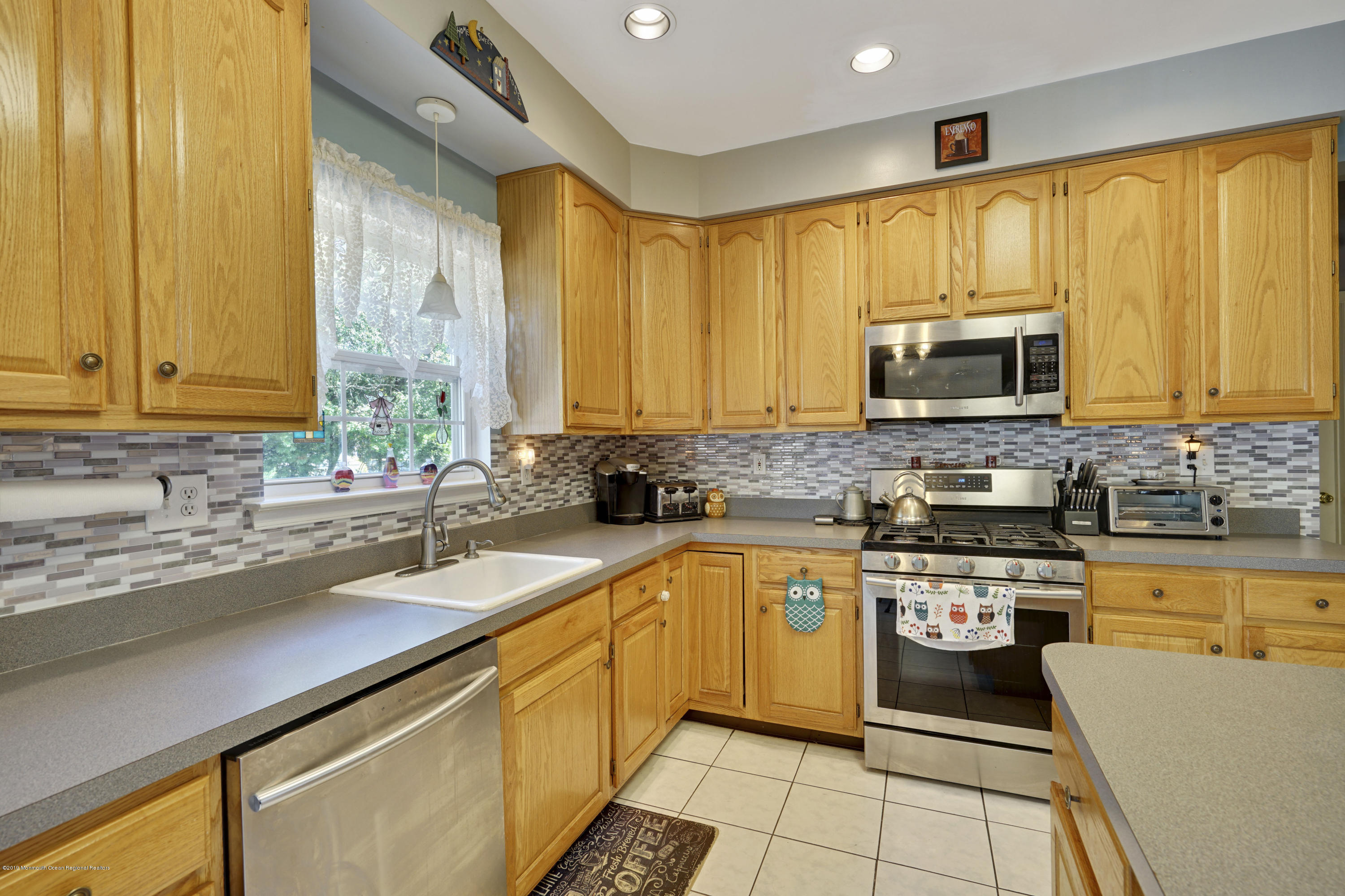 344 Meadowood Road Jackson, NJ 08527 - Photo 10 of 39 010_dsc01595-dsc01599