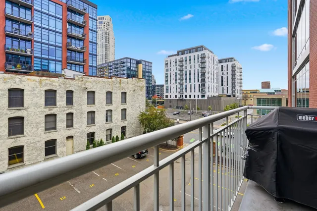 $2,700 | 215 10th Avenue South, Unit 333, Minneapolis, MN 55415