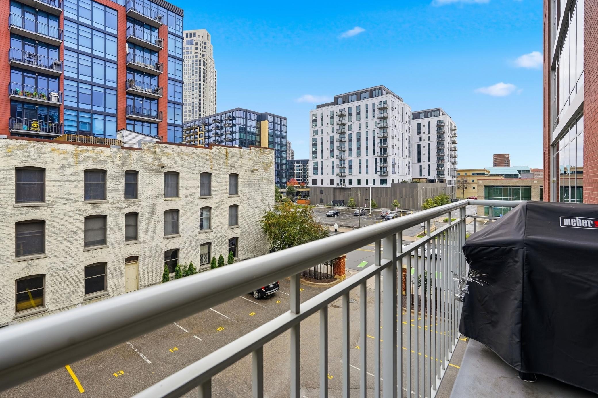 215 10th Avenue South, Unit 333 Minneapolis, MN 55415 - Photo 13 of 62