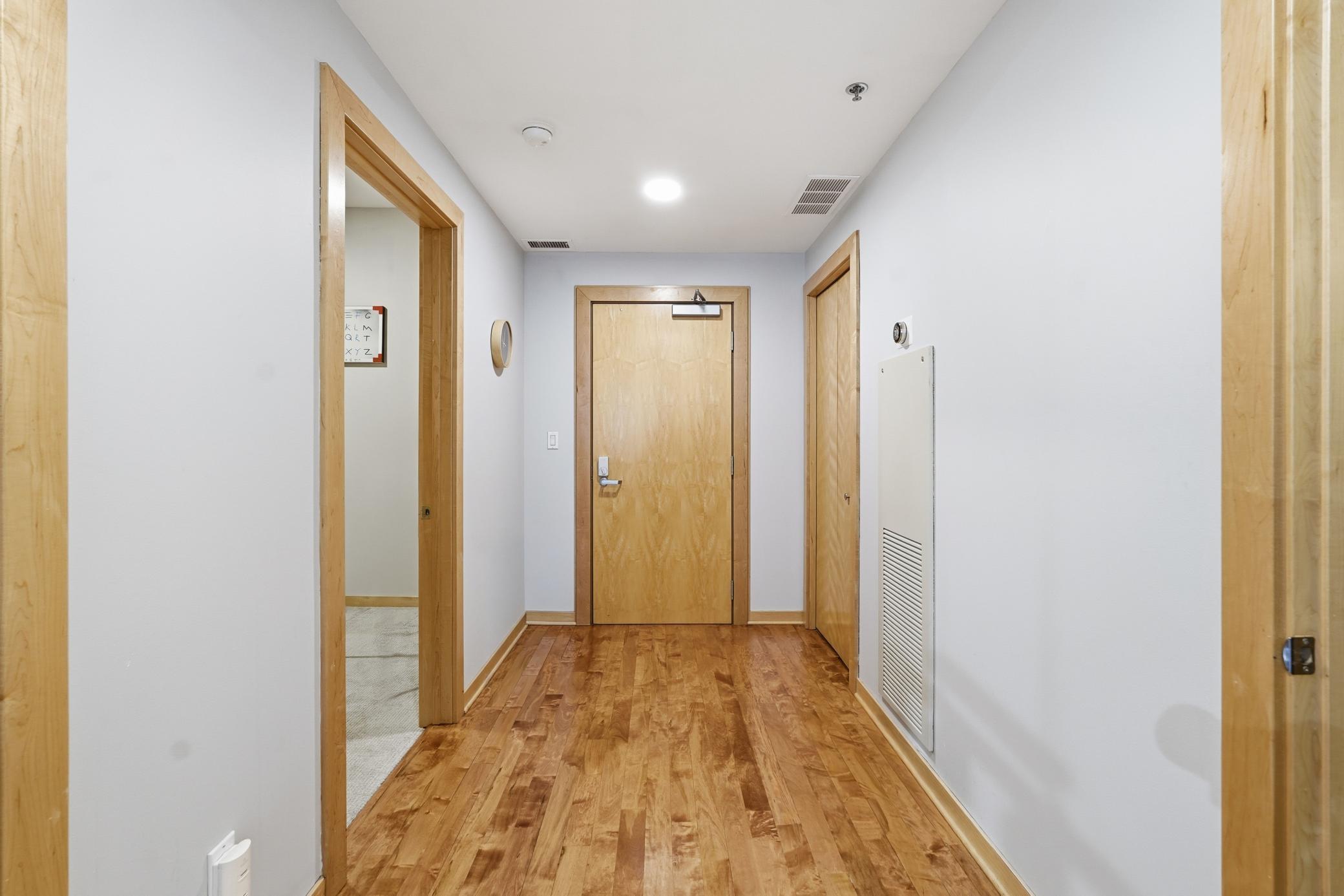 215 10th Avenue South, Unit 333 Minneapolis, MN 55415 - Photo 14 of 62