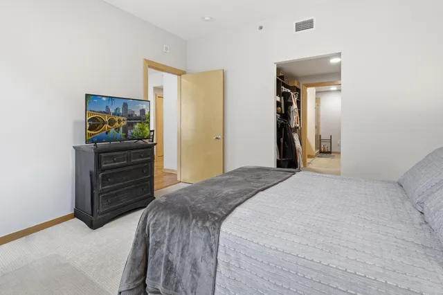 $2,700 | 215 10th Avenue South, Unit 333, Minneapolis, MN 55415