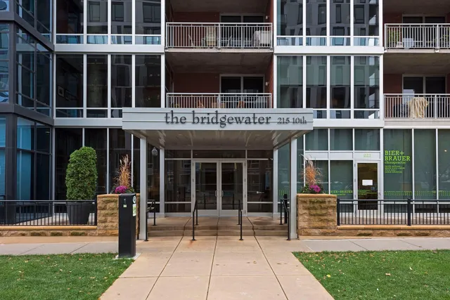 $2,700 | 215 10th Avenue South, Unit 333, Minneapolis, MN 55415