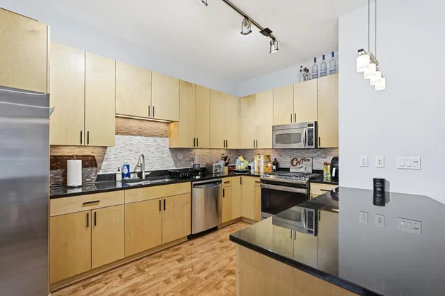 $2,700 | 215 10th Avenue South, Unit 333, Minneapolis, MN 55415