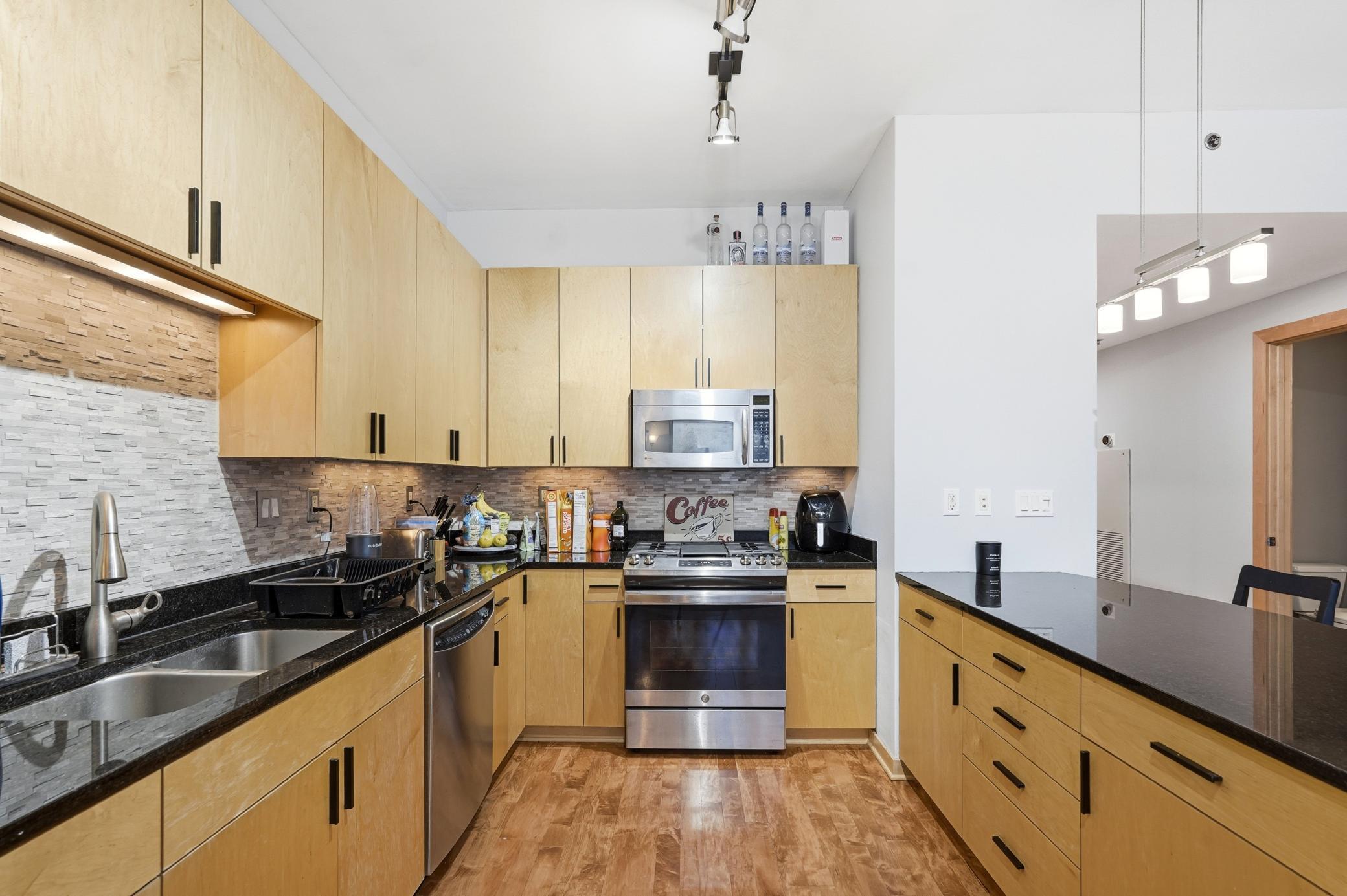 215 10th Avenue South, Unit 333 Minneapolis, MN 55415 - Photo 9 of 62