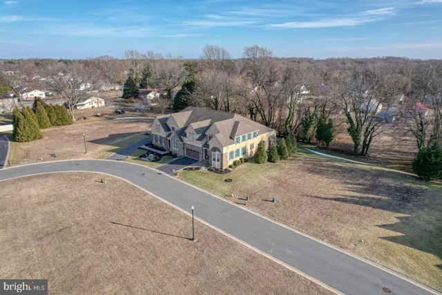 $575,000 | 12 Wolf Creek Circle, Dover, DE 19901