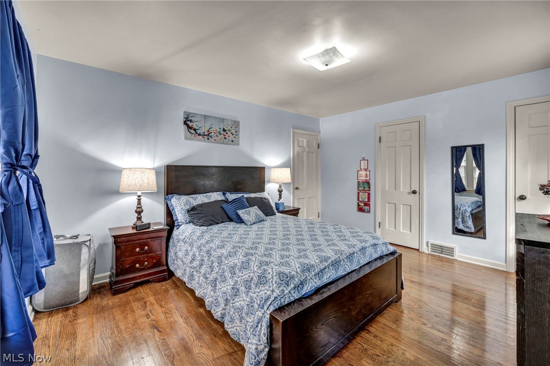 13570 Cedar Road Cleveland, OH 44118 - Photo 27 of 50