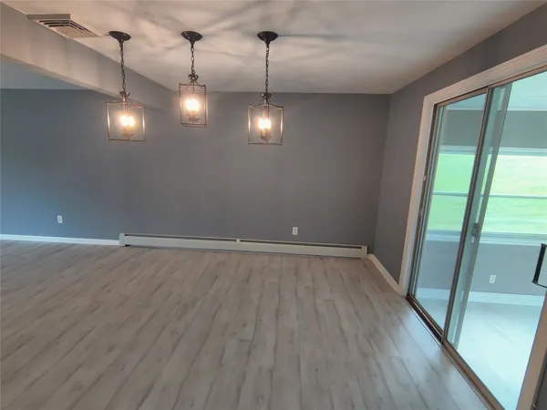 $2,350 | 4244 Emerson Place, Vestal, NY 13850