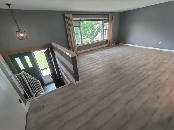 $2,350 | 4244 Emerson Place, Vestal, NY 13850