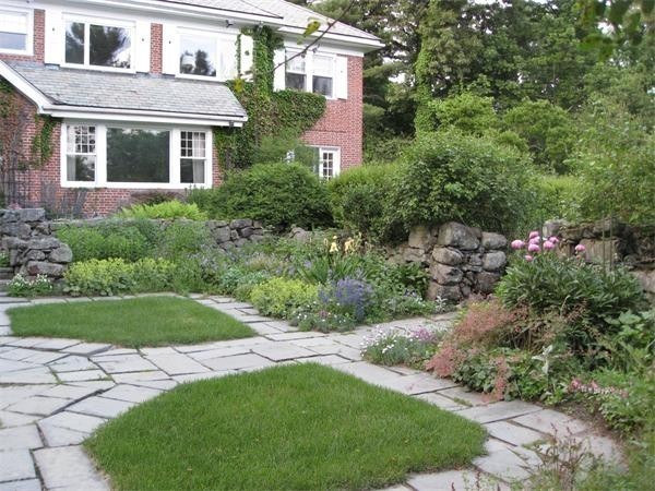 37 Draper Road Wayland, MA 01778 - Photo 3 of 12 Gallery Image 3