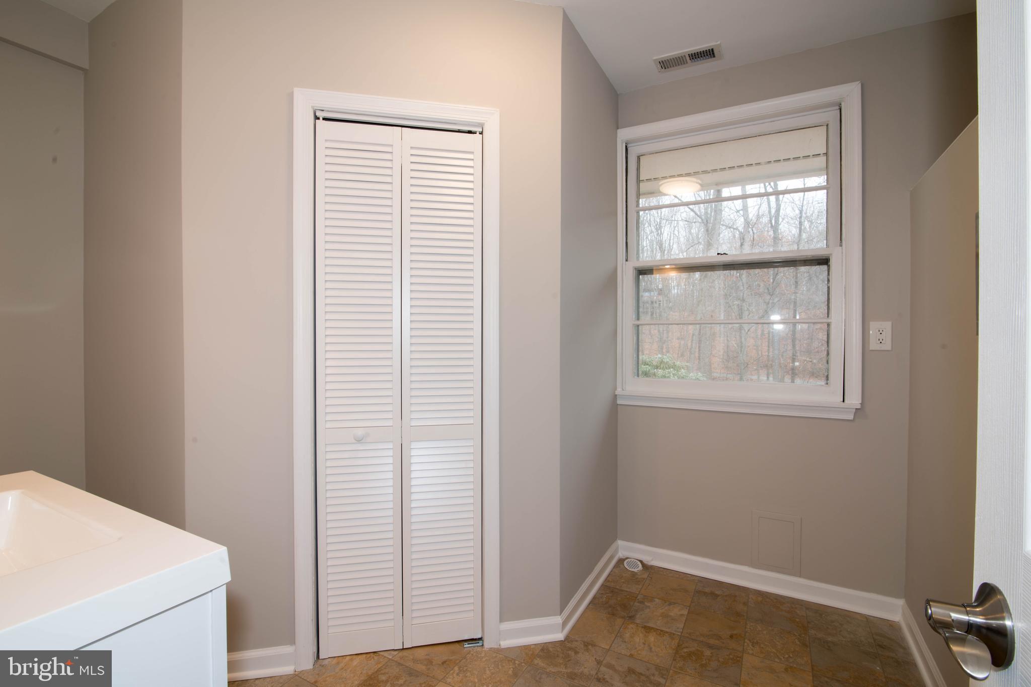 11110 Kingstead Road Damascus, MD 20872 - Photo 24 of 61 Half Bath