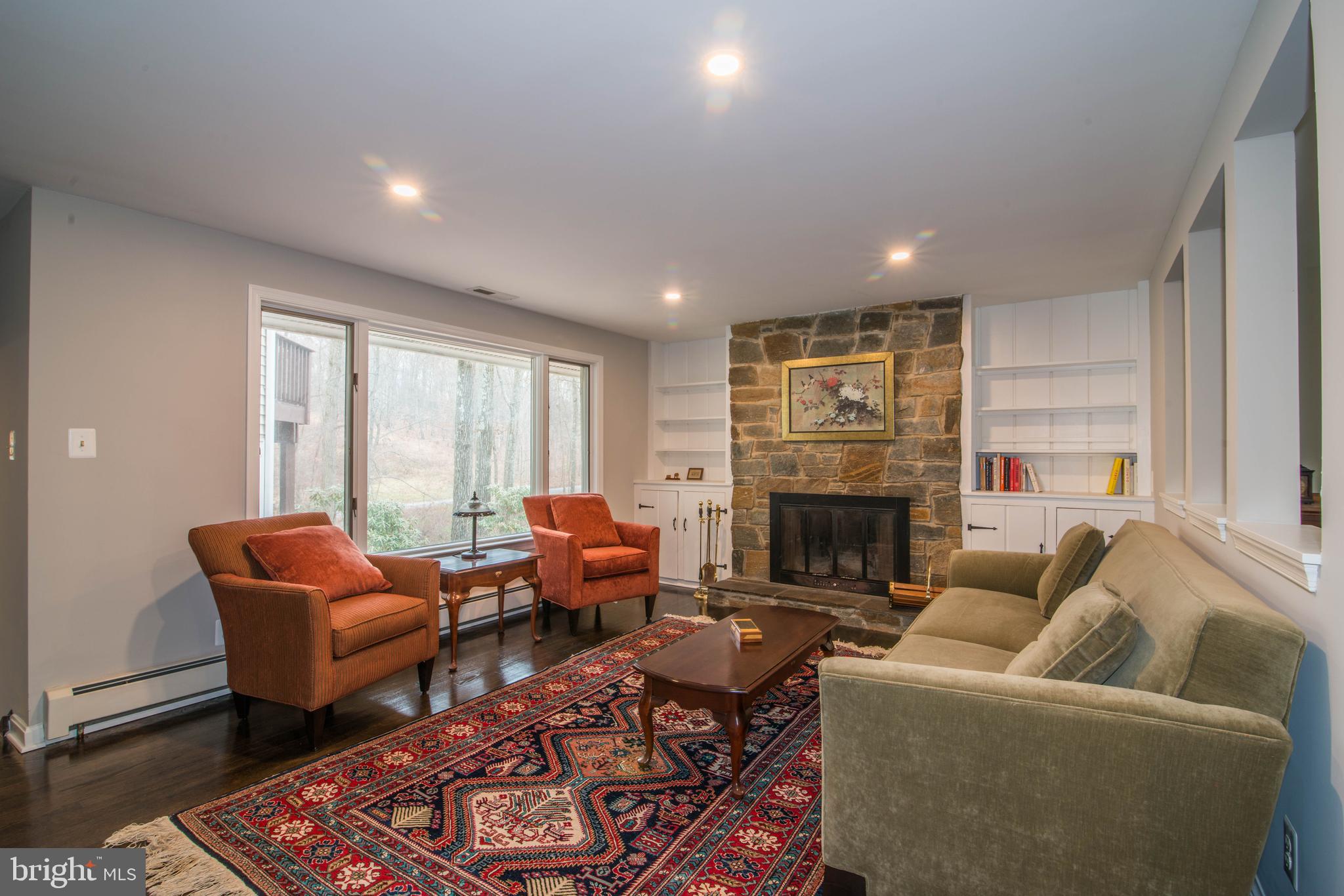 11110 Kingstead Road Damascus, MD 20872 - Photo 27 of 61 Living Room
