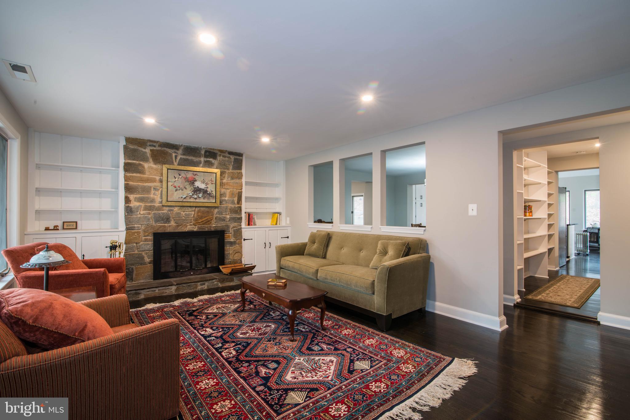 11110 Kingstead Road Damascus, MD 20872 - Photo 28 of 61 Living Room