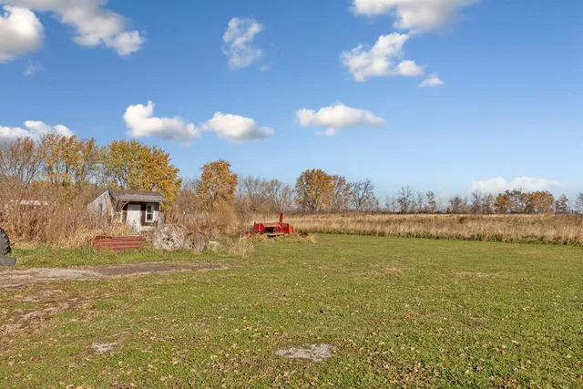 $425,000 | 55570 Highway 56, West Concord, MN 55985