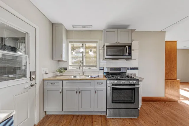 $425,000 | 55570 Highway 56, West Concord, MN 55985