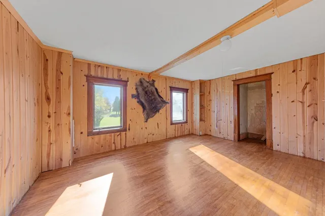 $425,000 | 55570 Highway 56, West Concord, MN 55985