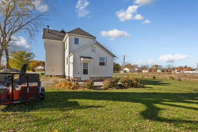 $425,000 | 55570 Highway 56, West Concord, MN 55985