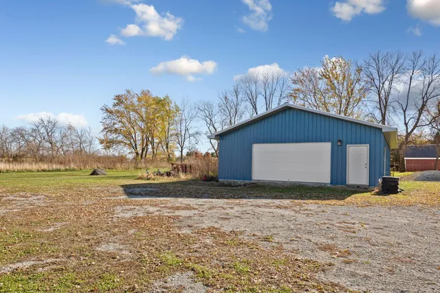 $425,000 | 55570 Highway 56, West Concord, MN 55985