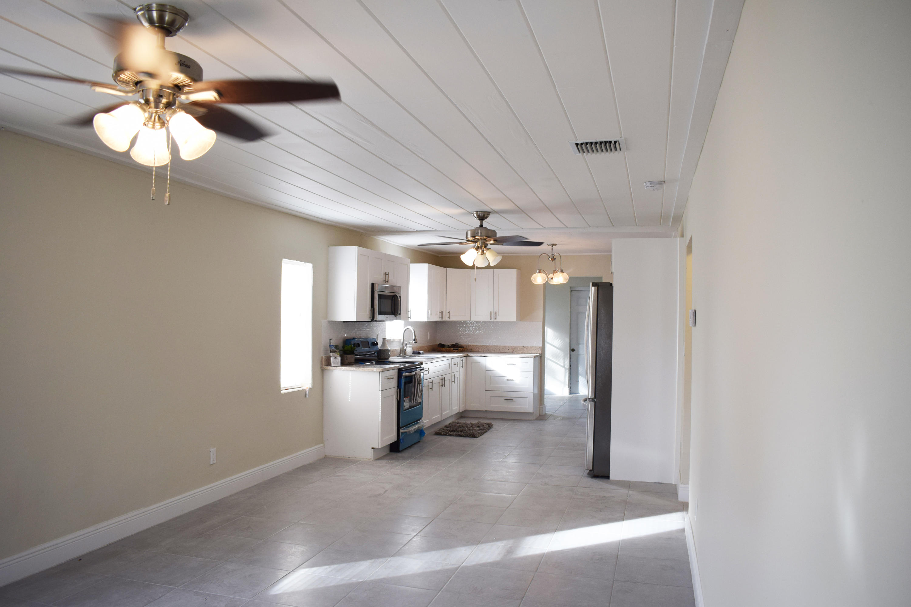 182 West 18th Street Riviera Beach, FL 33404 - Photo 5 of 12 11