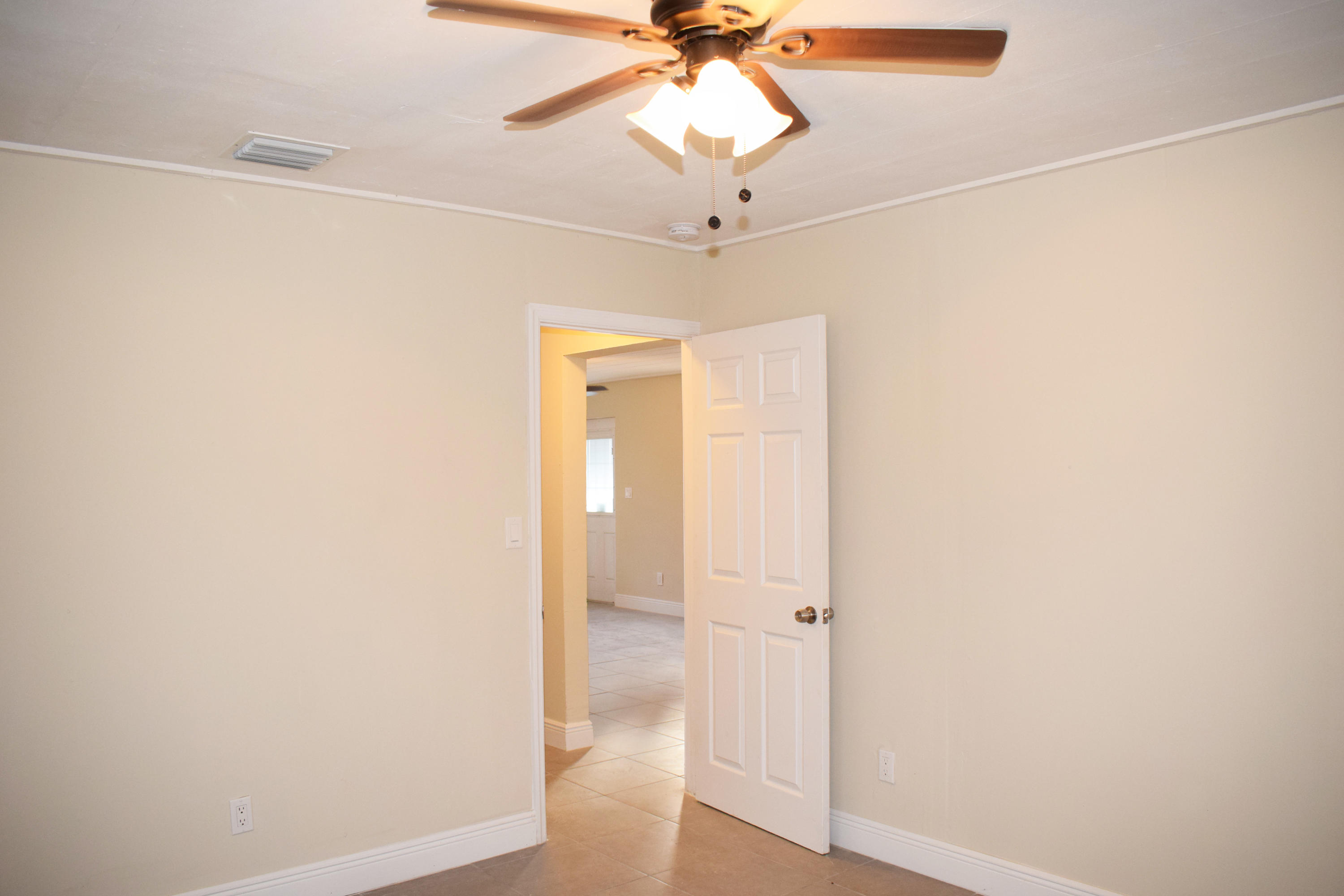 182 West 18th Street Riviera Beach, FL 33404 - Photo 9 of 12 7