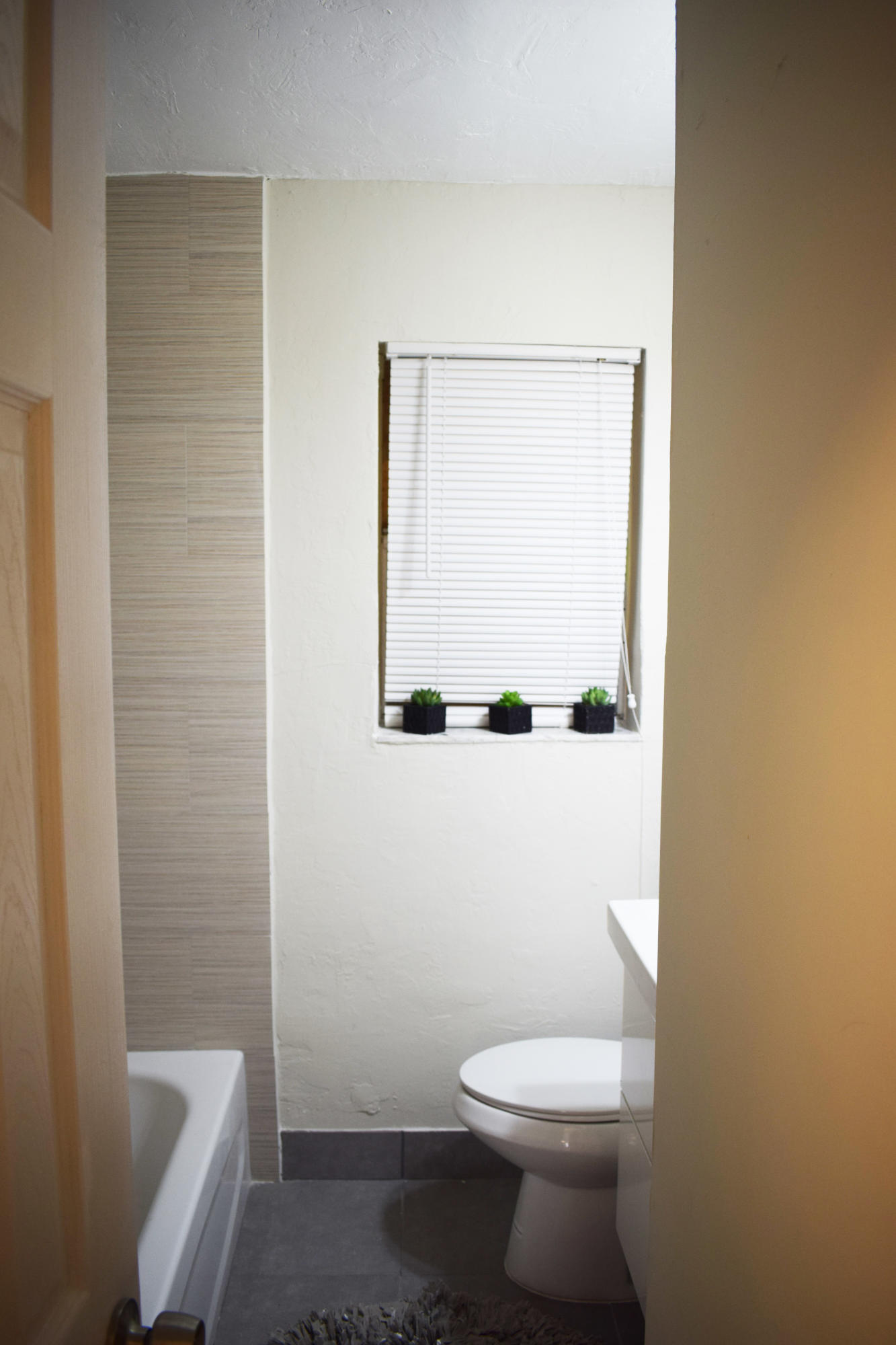 182 West 18th Street Riviera Beach, FL 33404 - Photo 10 of 12 8