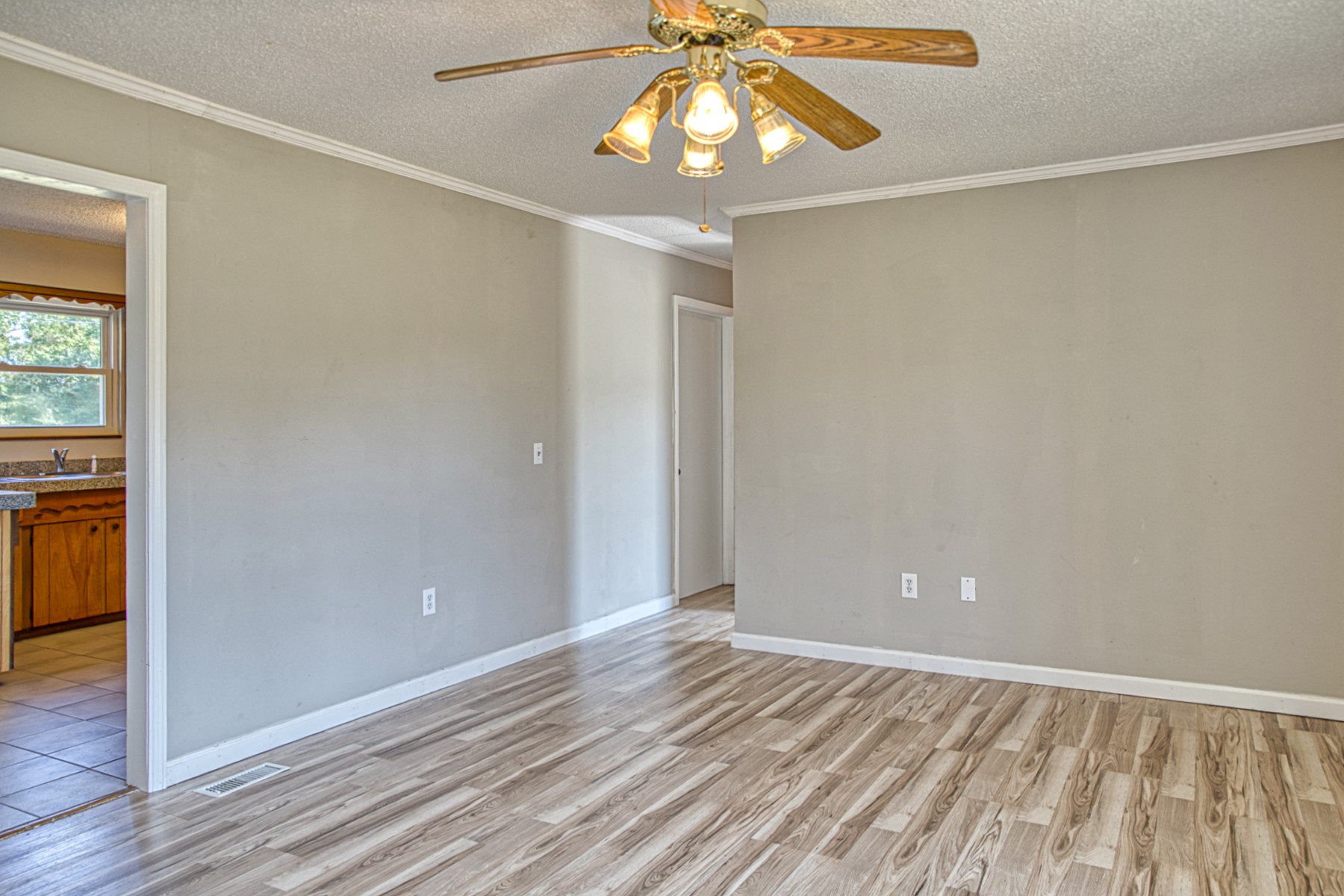 4047 Crawford Road Silver Point, TN 38582 - Photo 6 of 23 Gallery Image 6