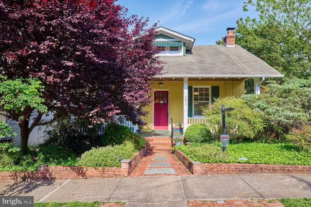 $1,360,000 | 601 North View Terrace, Alexandria, VA 22301