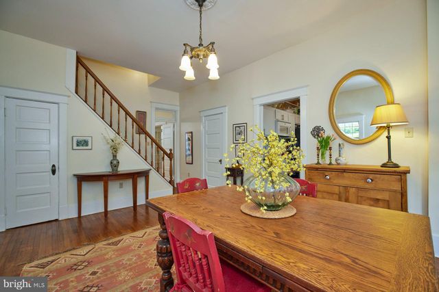 $1,360,000 | 601 North View Terrace, Alexandria, VA 22301