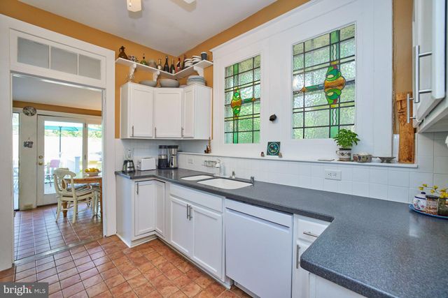 $1,360,000 | 601 North View Terrace, Alexandria, VA 22301