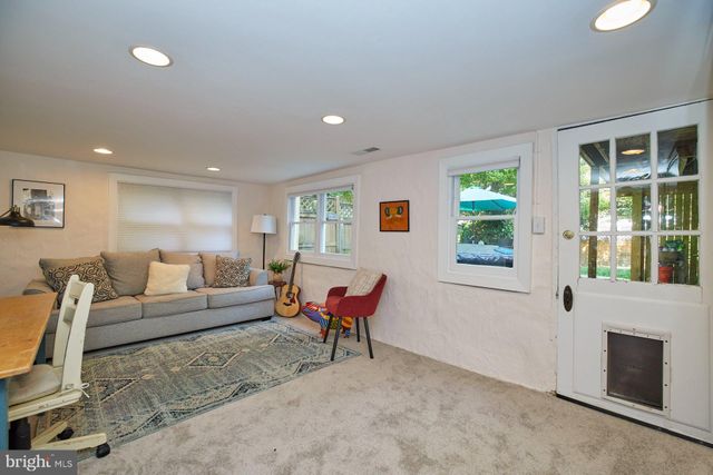 $1,360,000 | 601 North View Terrace, Alexandria, VA 22301