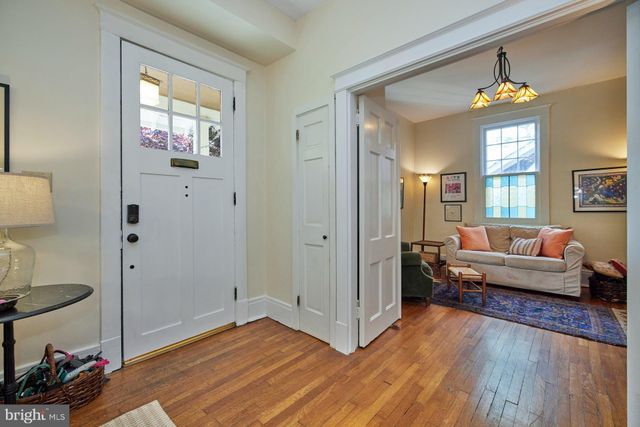 $1,360,000 | 601 North View Terrace, Alexandria, VA 22301