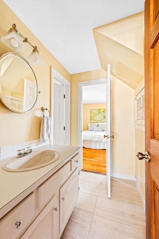 60 Elm Street, Unit 60 Marblehead, MA 01945 - Photo 13 of 32