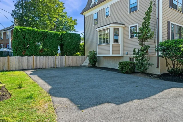 $750,000 | 60 Elm Street, Unit 60, Marblehead, MA 01945
