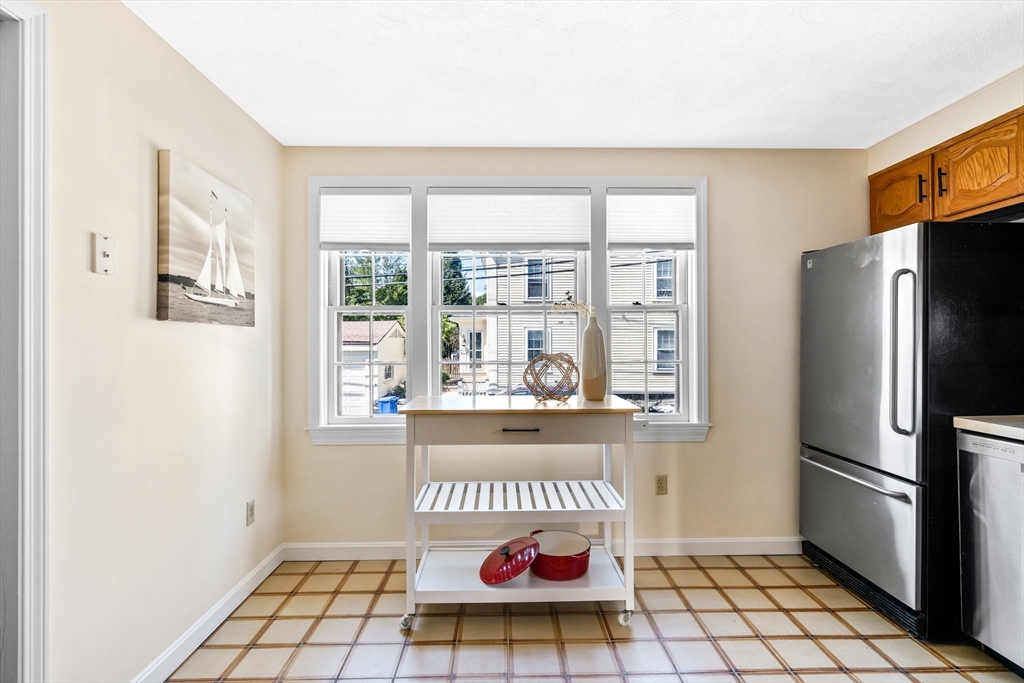 60 Elm Street, Unit 60 Marblehead, MA 01945 - Photo 9 of 32