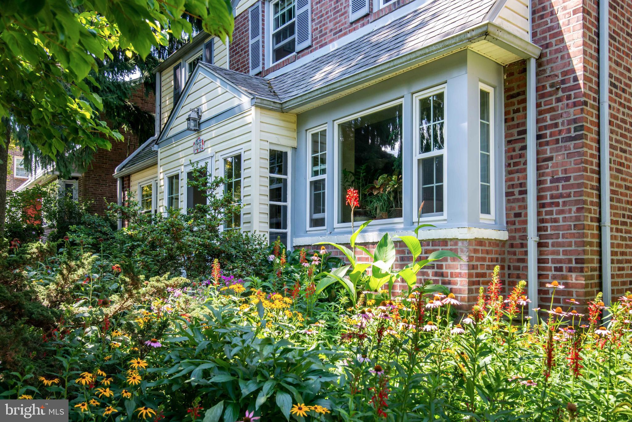 1736 Ridgeway Road Havertown, PA 19083 - Photo 4 of 48 New windows thru-out