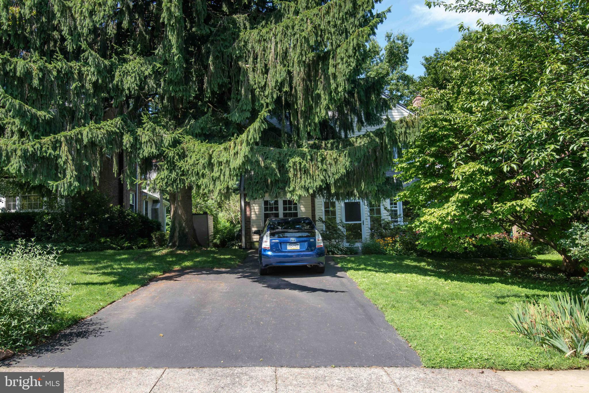1736 Ridgeway Road Havertown, PA 19083 - Photo 44 of 48 Driveway parking