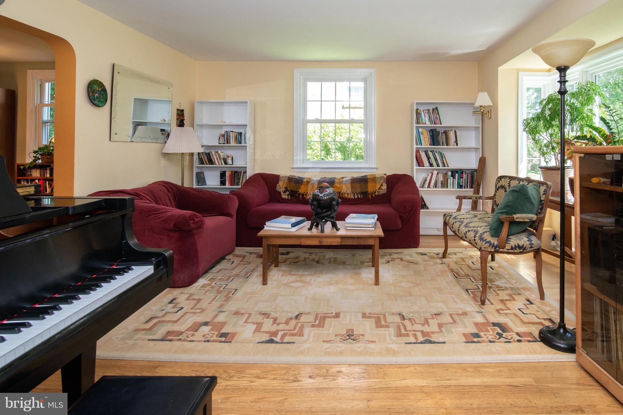 1736 Ridgeway Road Havertown, PA 19083 - Photo 7 of 48 Living room
