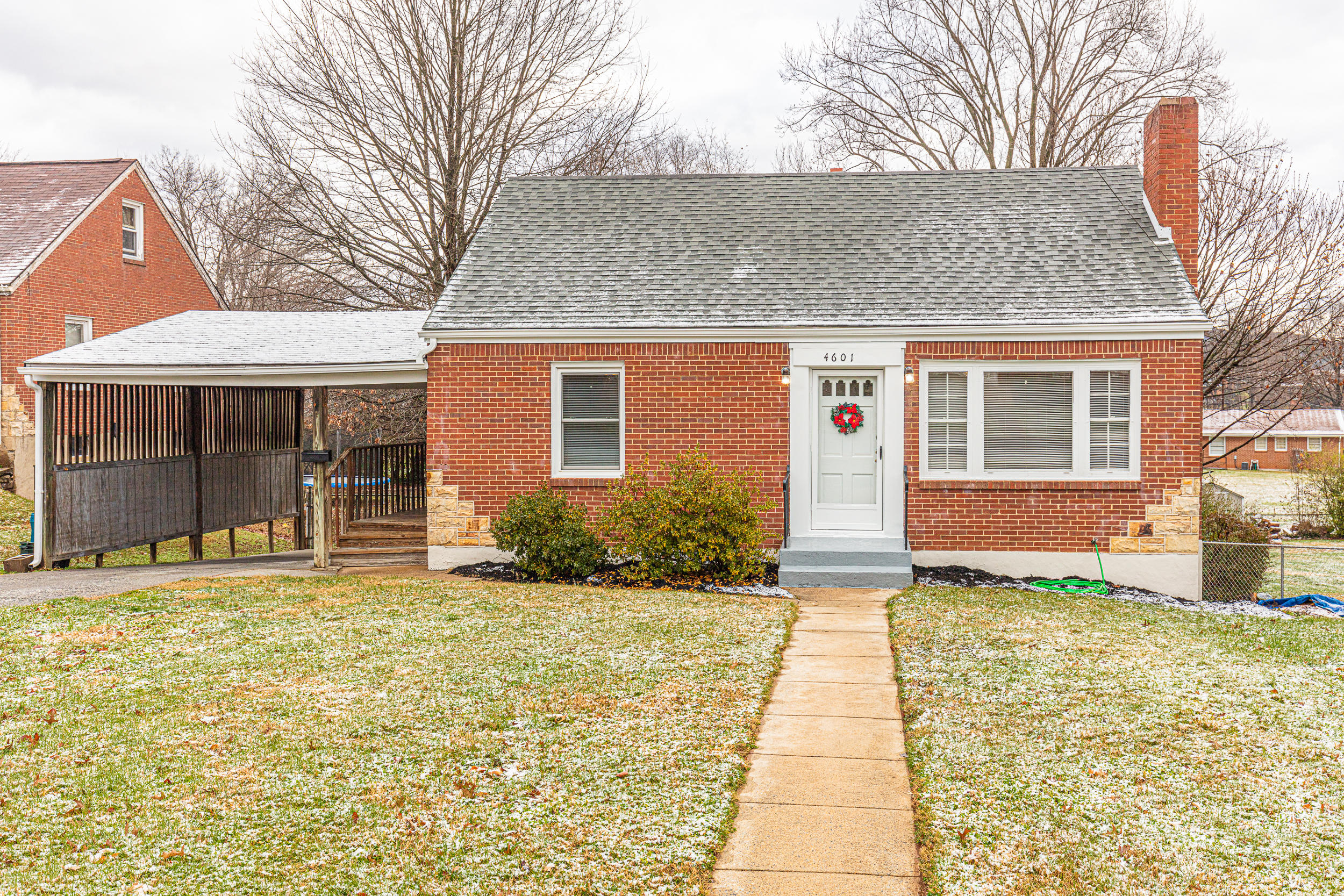 4601 Hazelridge Road Northwest Roanoke, VA 24012 - Photo 2 of 42 Brick 1 & 1/2 Story
