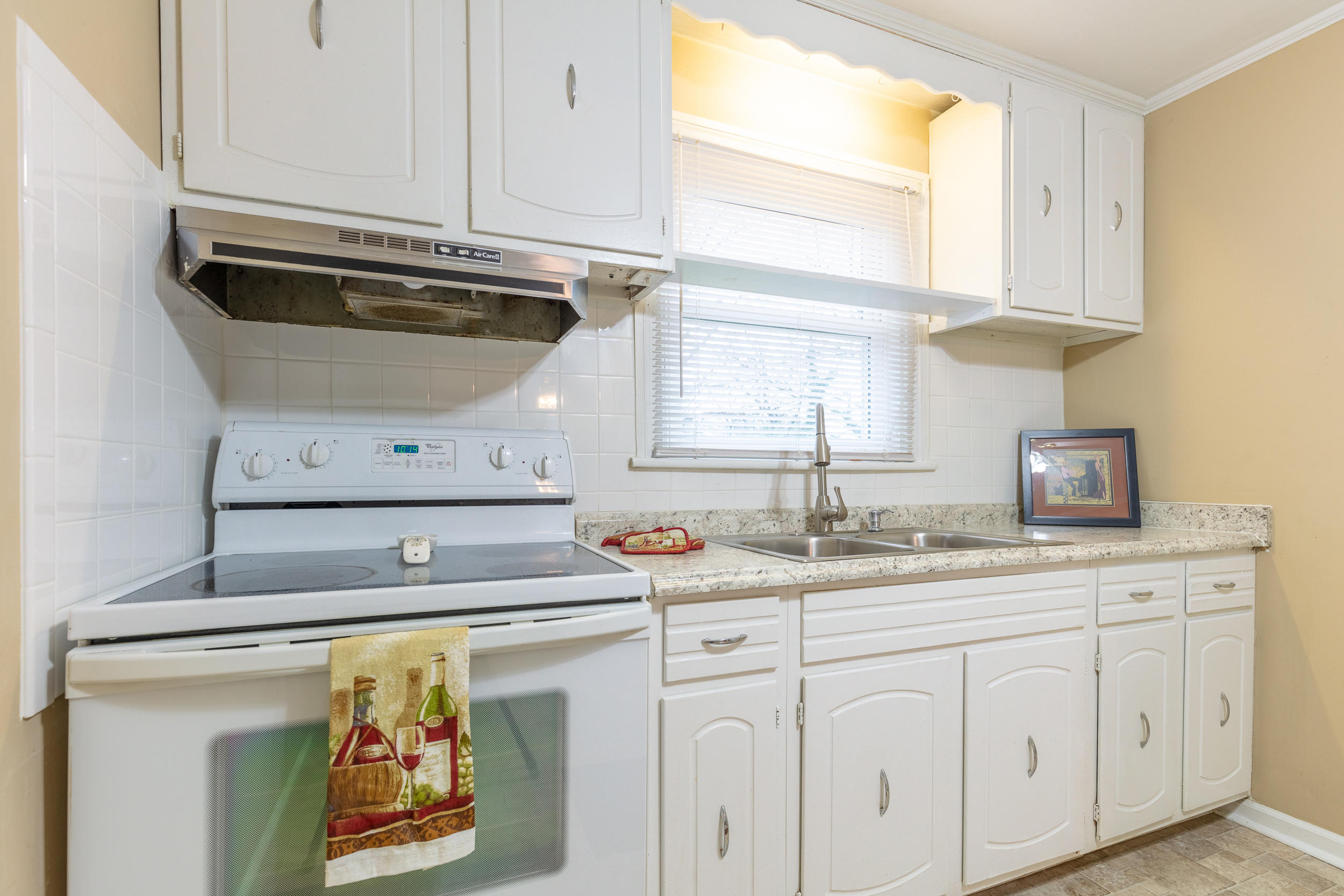 4601 Hazelridge Road Northwest Roanoke, VA 24012 - Photo 13 of 42 Kitchen