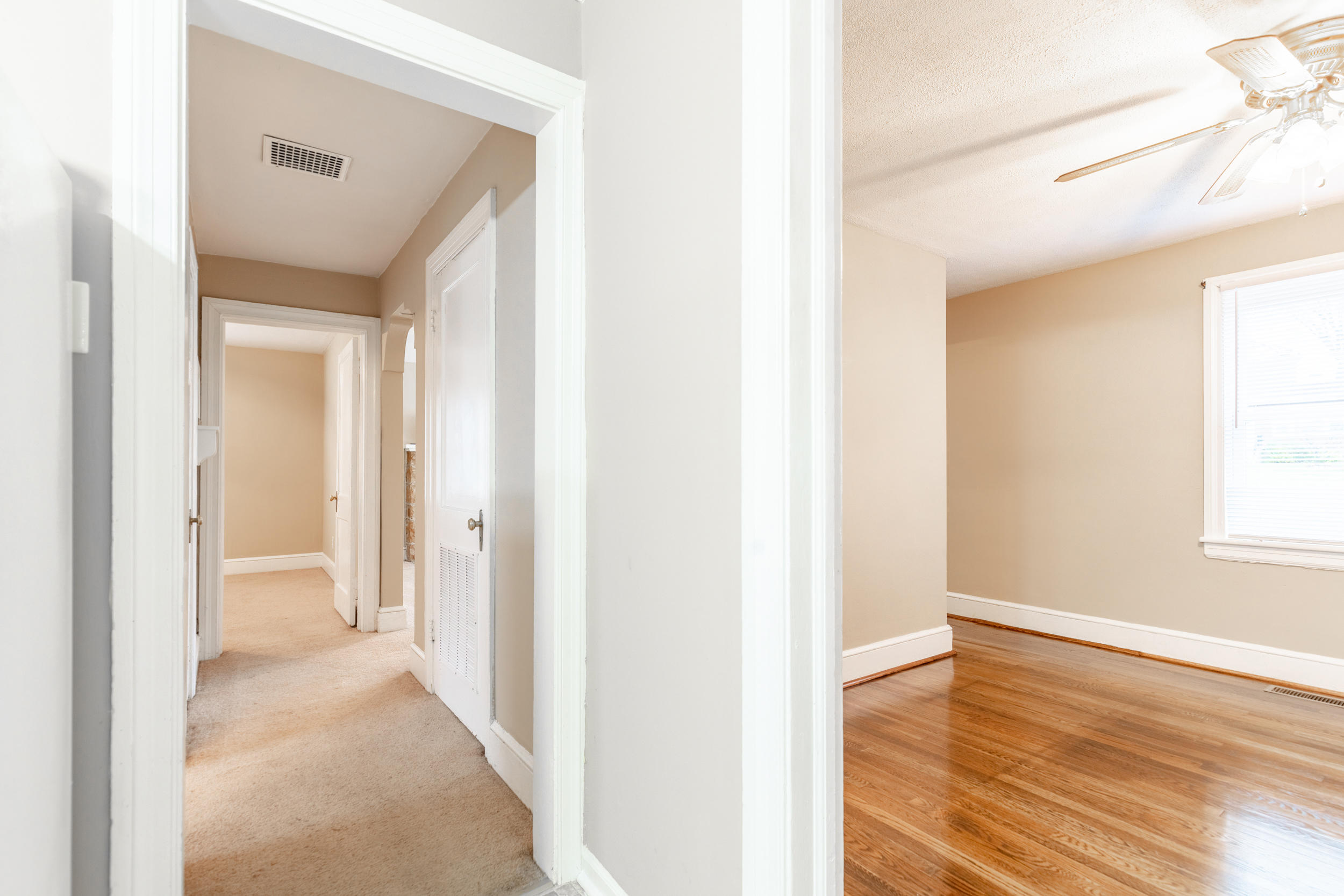 4601 Hazelridge Road Northwest Roanoke, VA 24012 - Photo 15 of 42 Hallway