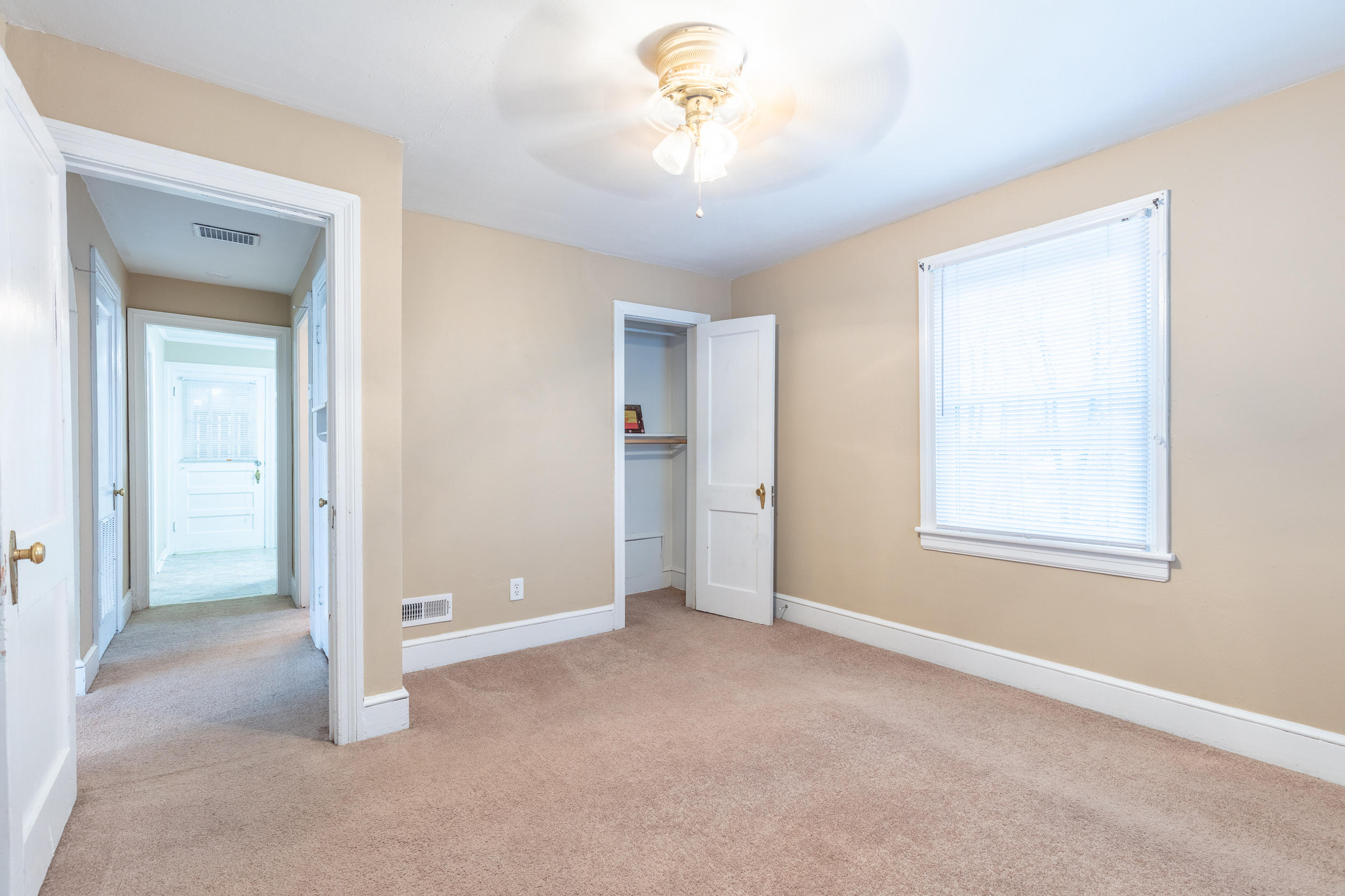 4601 Hazelridge Road Northwest Roanoke, VA 24012 - Photo 18 of 42 Bedroom