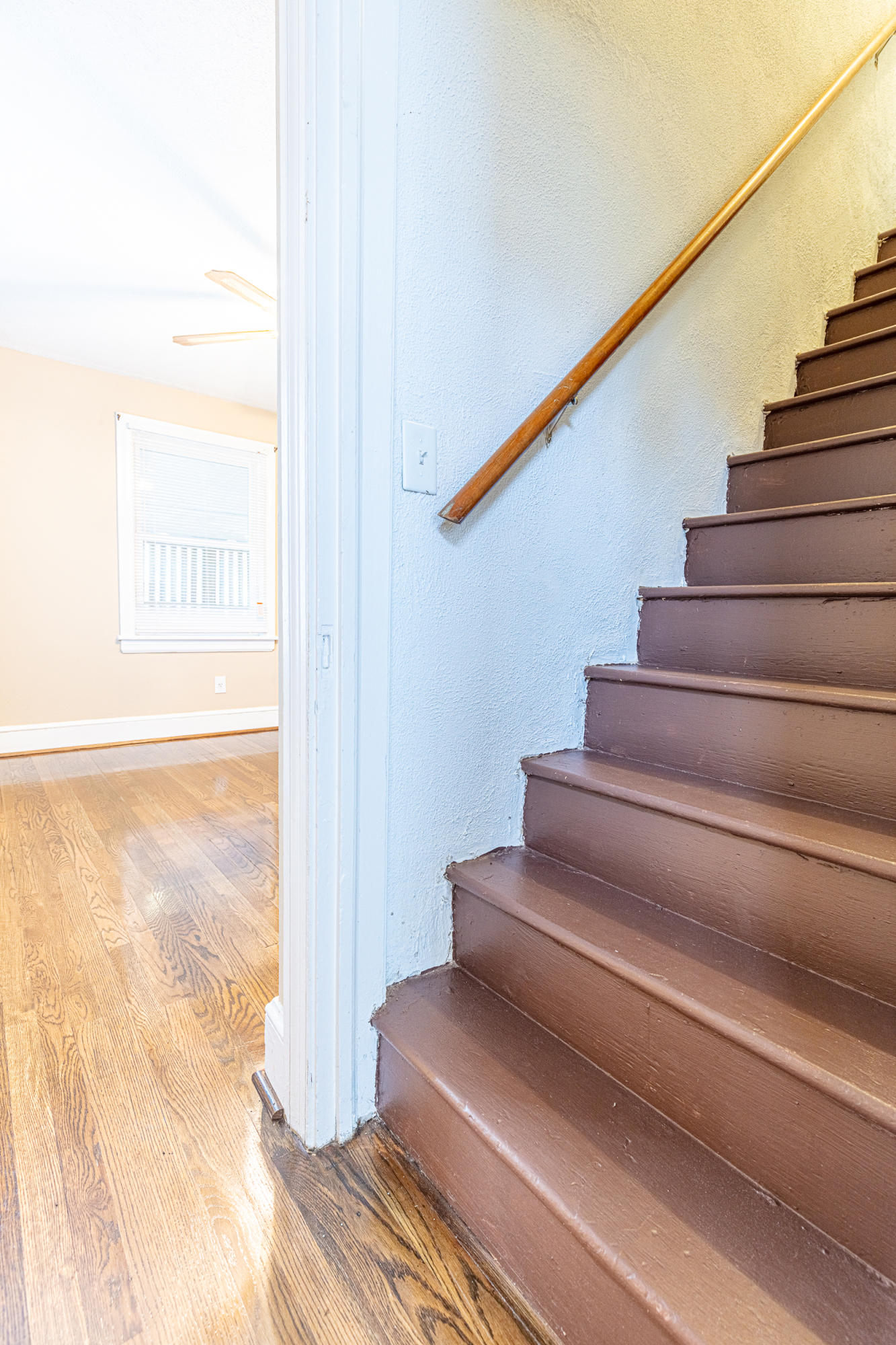 4601 Hazelridge Road Northwest Roanoke, VA 24012 - Photo 21 of 42 Stairway