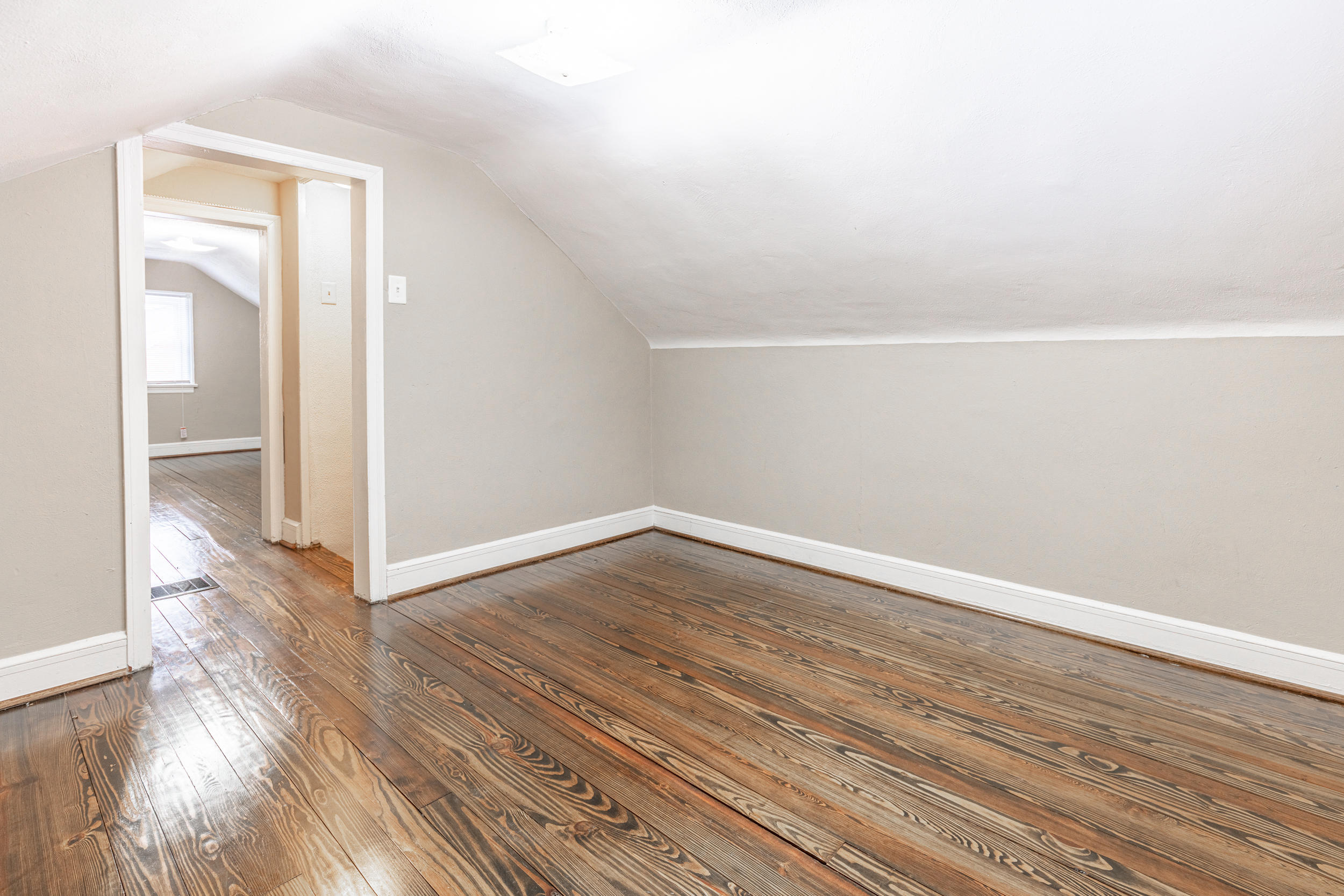 4601 Hazelridge Road Northwest Roanoke, VA 24012 - Photo 23 of 42 Upstairs Bedroom