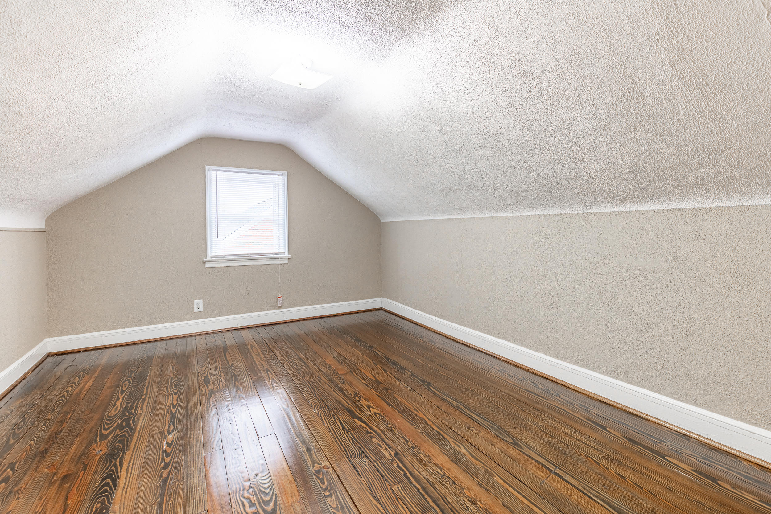 4601 Hazelridge Road Northwest Roanoke, VA 24012 - Photo 24 of 42 Upstairs Bedroom