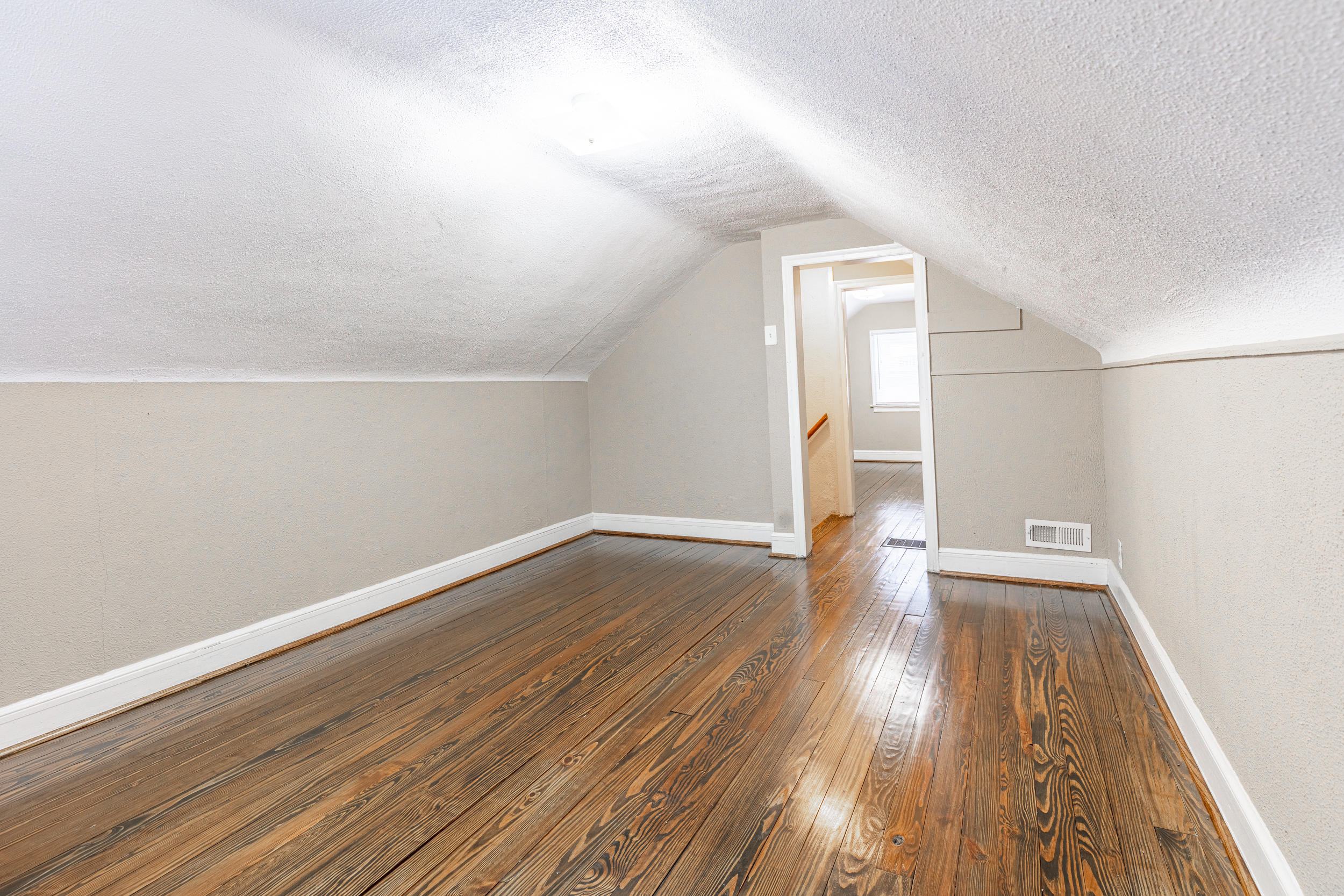 4601 Hazelridge Road Northwest Roanoke, VA 24012 - Photo 26 of 42 Upstairs Bedroom