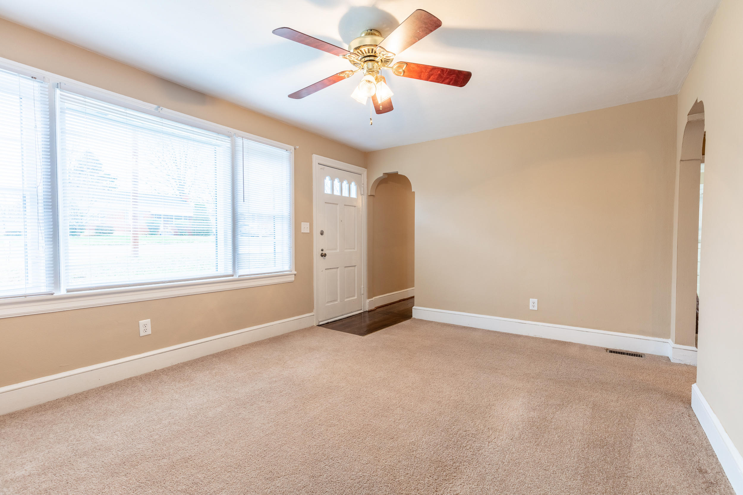 4601 Hazelridge Road Northwest Roanoke, VA 24012 - Photo 6 of 42 3 BR/2 BA Home