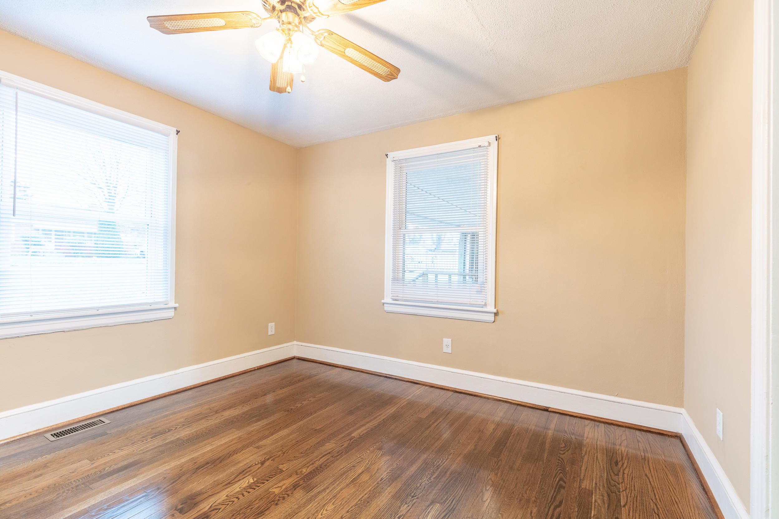 4601 Hazelridge Road Northwest Roanoke, VA 24012 - Photo 9 of 42 Dining Room