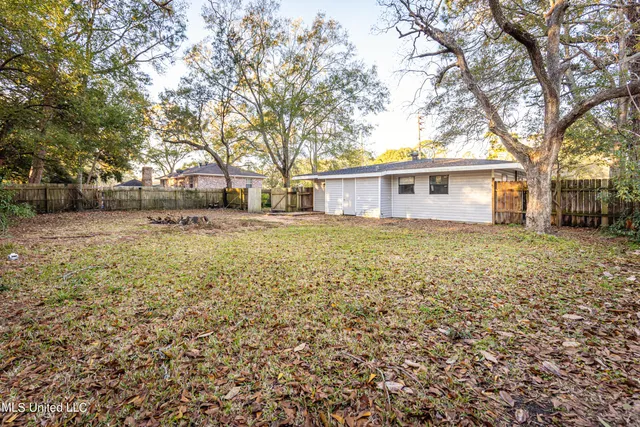 $1,400 | 2314 14th Street, Pascagoula, MS 39567